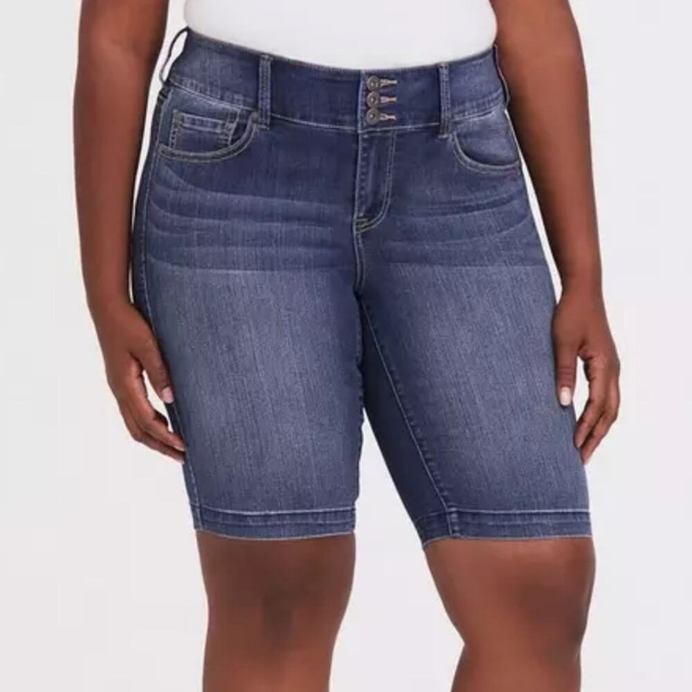 Torrid Denim Jegging Bermuda Shorts 22 10515905